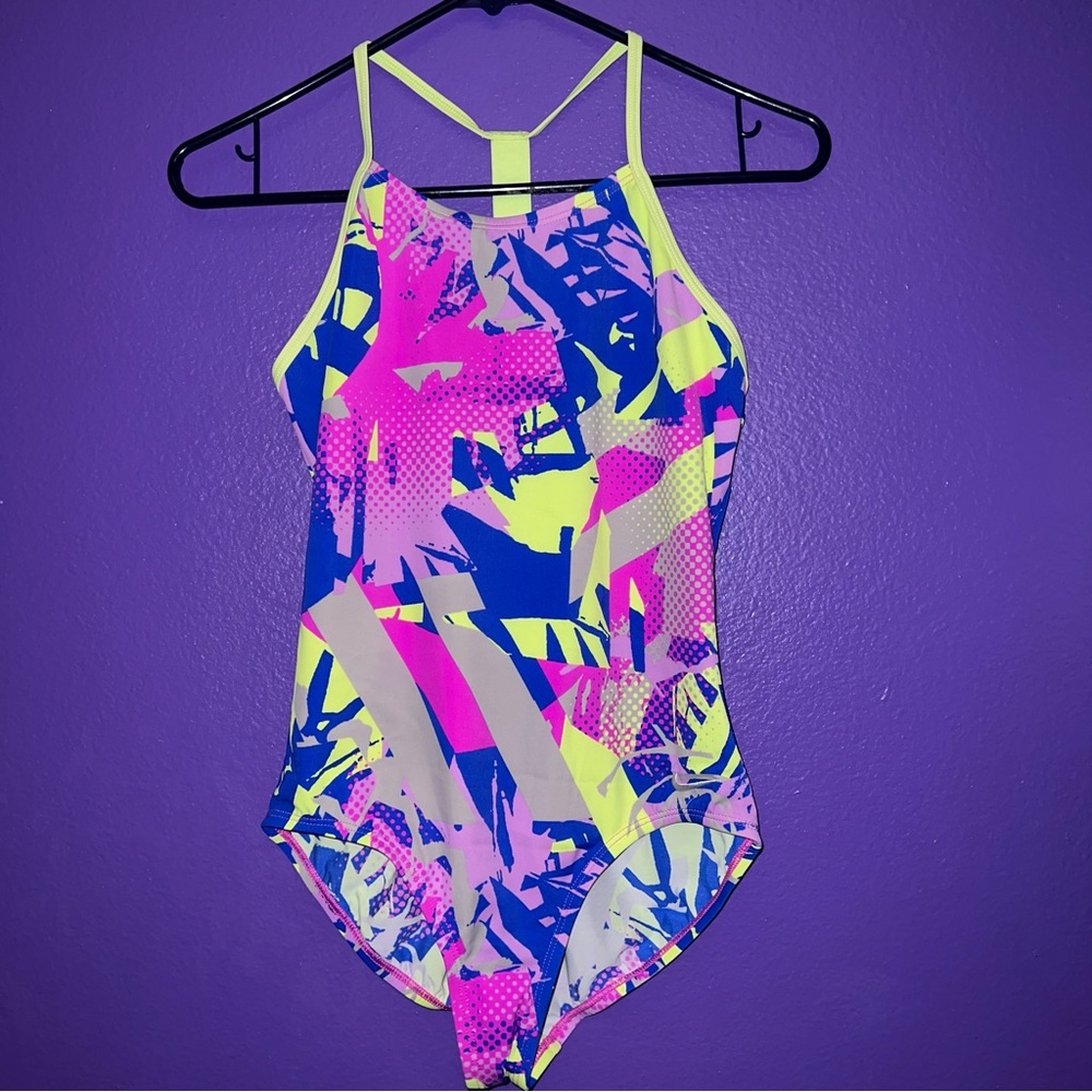 Nike Girl's Drift Graffiti T-Back Swimsuit Fuchsia Blast, 16